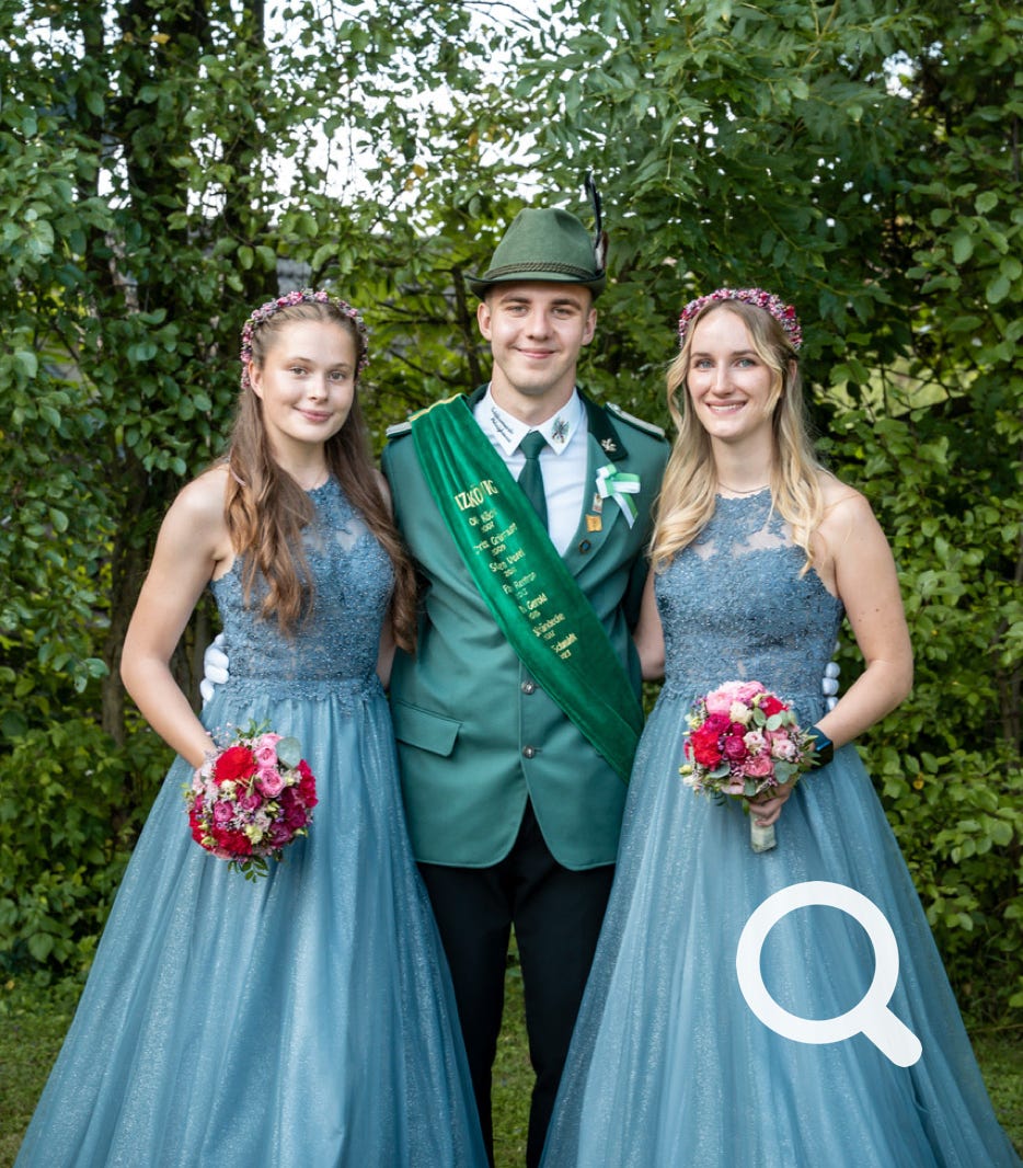Vizekönig mit Ehrendamen:   Tim Ständecke mit Julina Bunse (Freundin) und Lara Ständecke (Schwester)