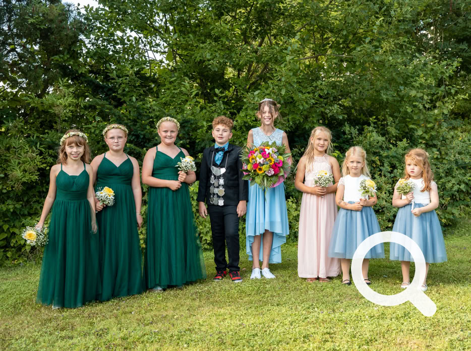 Kinderkönigspaar   Louis Ashauer  mit Königin  Hannah Lamotte